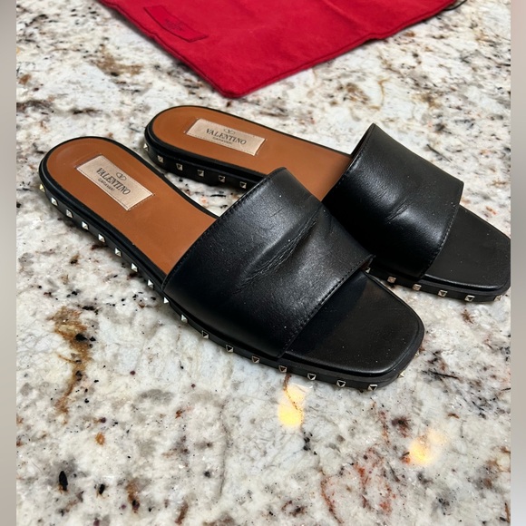 Valentino Rockstud Black Leather Slides - Picture 11 of 12